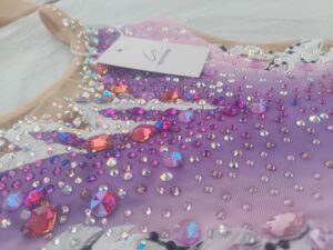 Body regolamentare per la ginnastica ritmica.